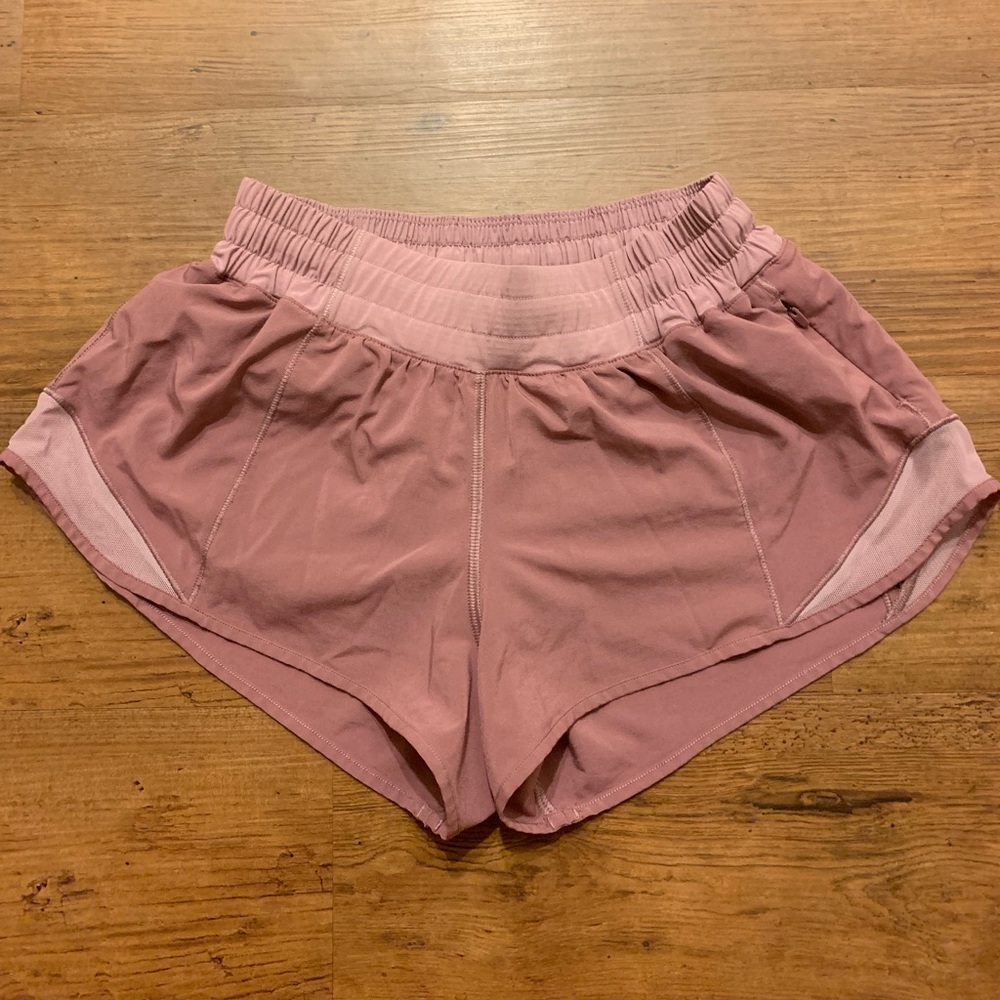 Lululemon Hotty Hot Short II 2.5”